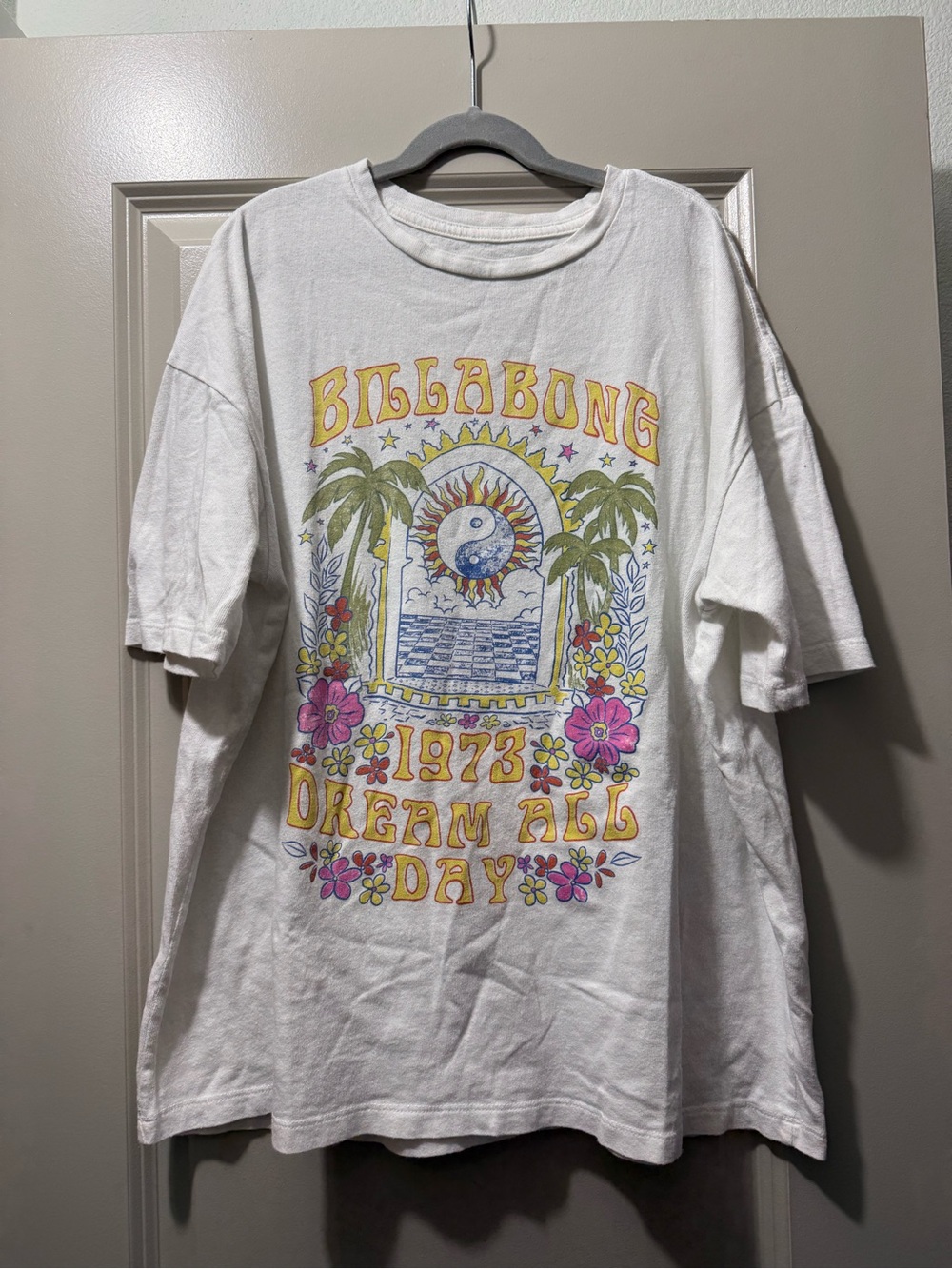 Billabong White Logo Graphic Tee - Black Print
